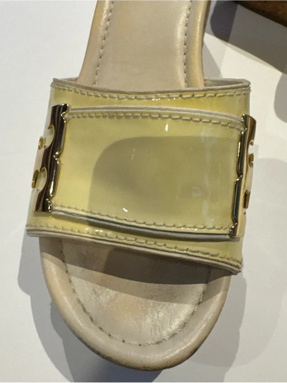 Tory Burch Yellow Patent Leather Logo Cork Wedge Sandals size 6.5  Metal Gold
